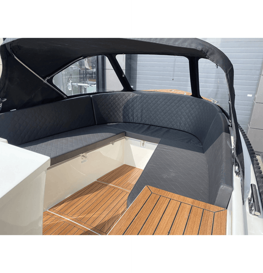 Kuip van Marinaut 620 met grijze rondzit en teakvloer