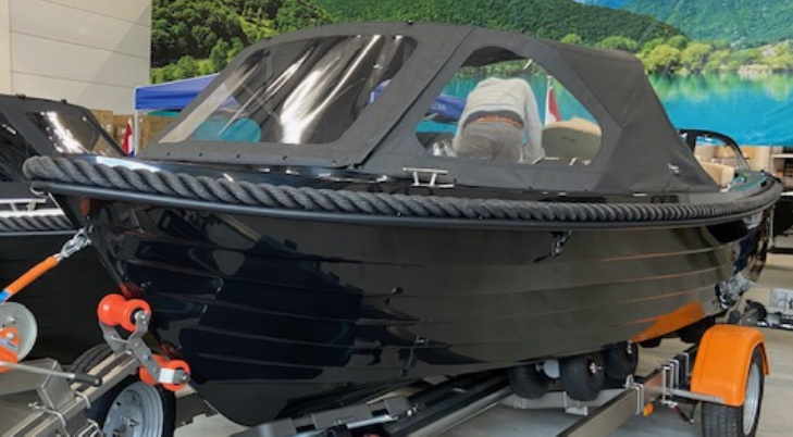 Van Claes Navis 1350 550 geremde buntrailer