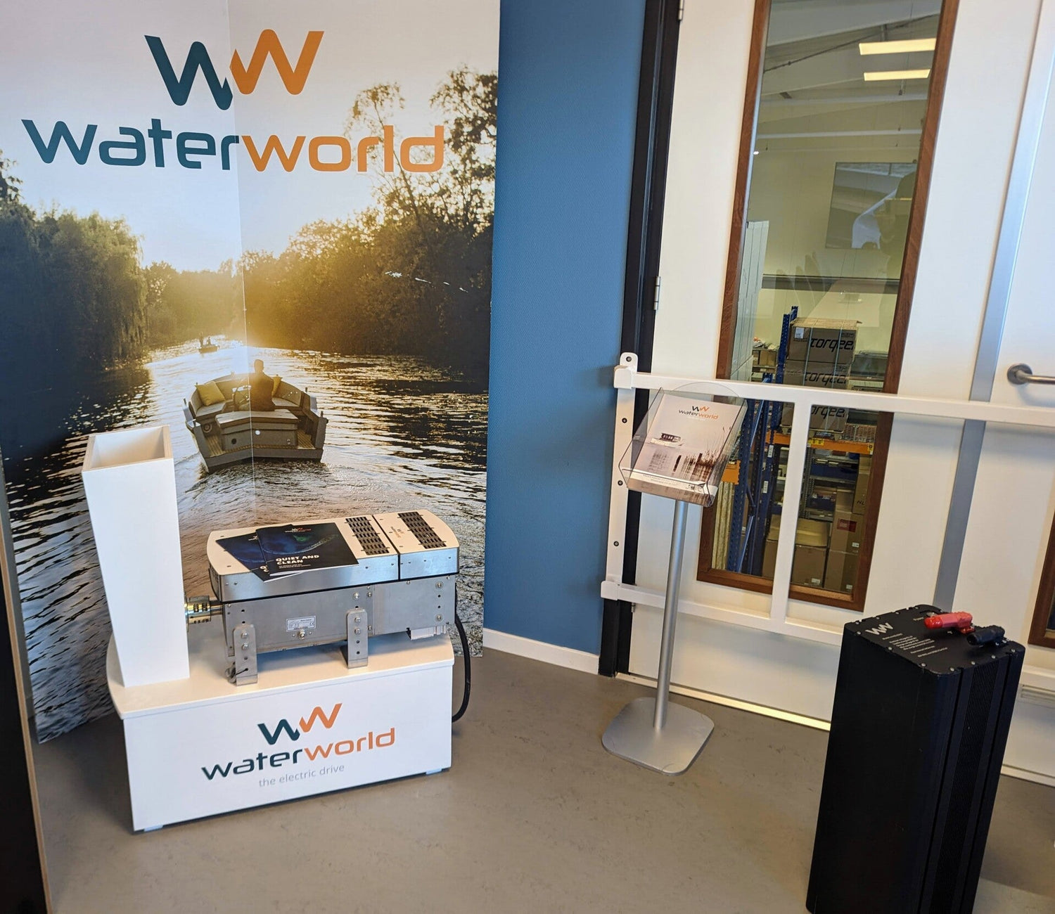 WaterWorld 48-6800 LFP 6,8 kWh accu 48V met acculader - Marinaut
