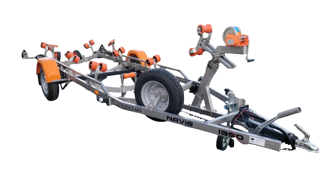 Von Claes Navis 1350 550 gebremster Buntrailer