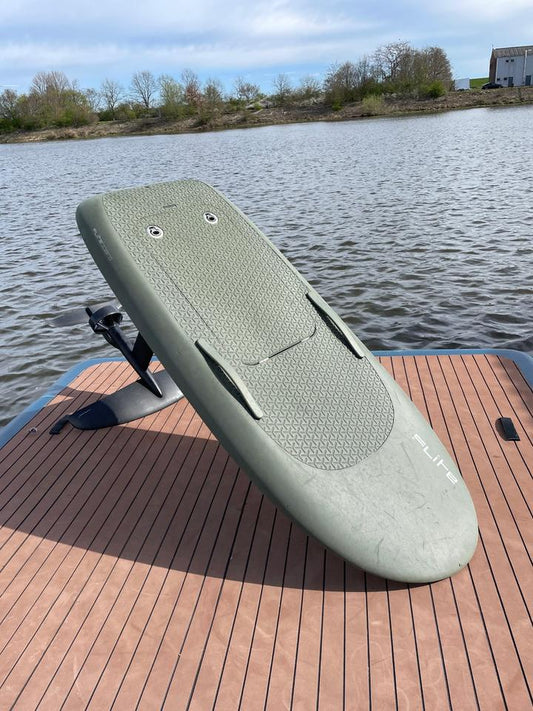 Efoil Eboard E-foil electric hydrofoil surfboard