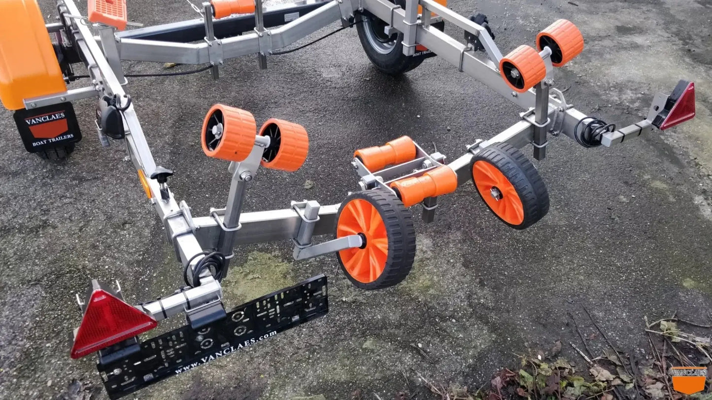 Van Claes Navis 1350 550 geremd 1 as - Marinaut