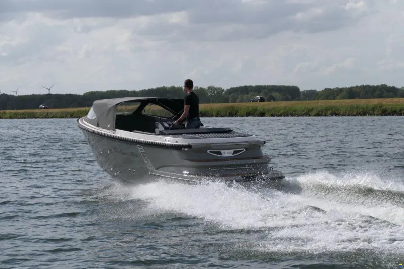 Oud huijzer 650 Tender