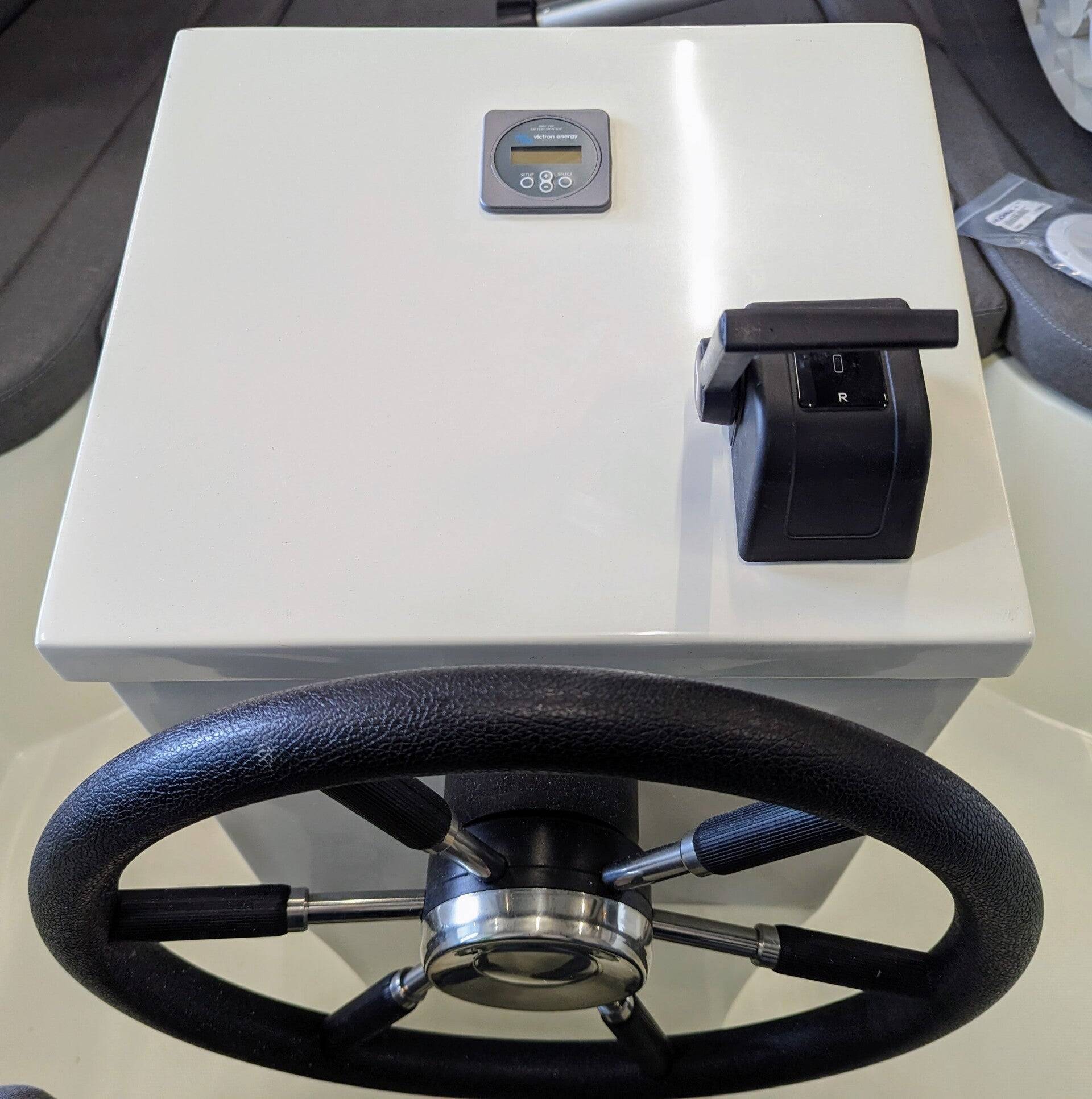 AGM 1 tot 8 kWh netto accu's 12/24/48V inclusief lader, display en kabels — 1 kWh / 12 - Marinaut