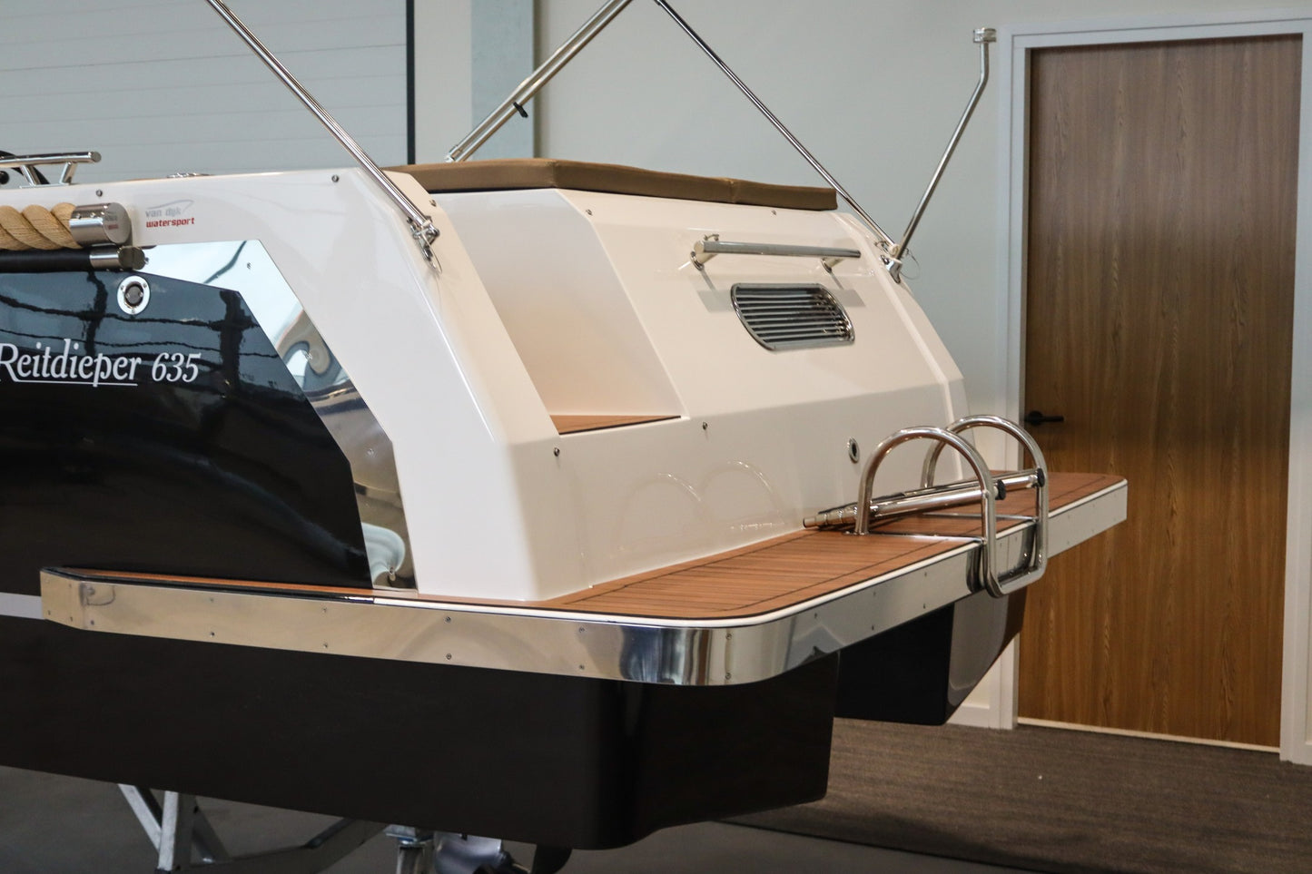 Reitdieper 635 Tender