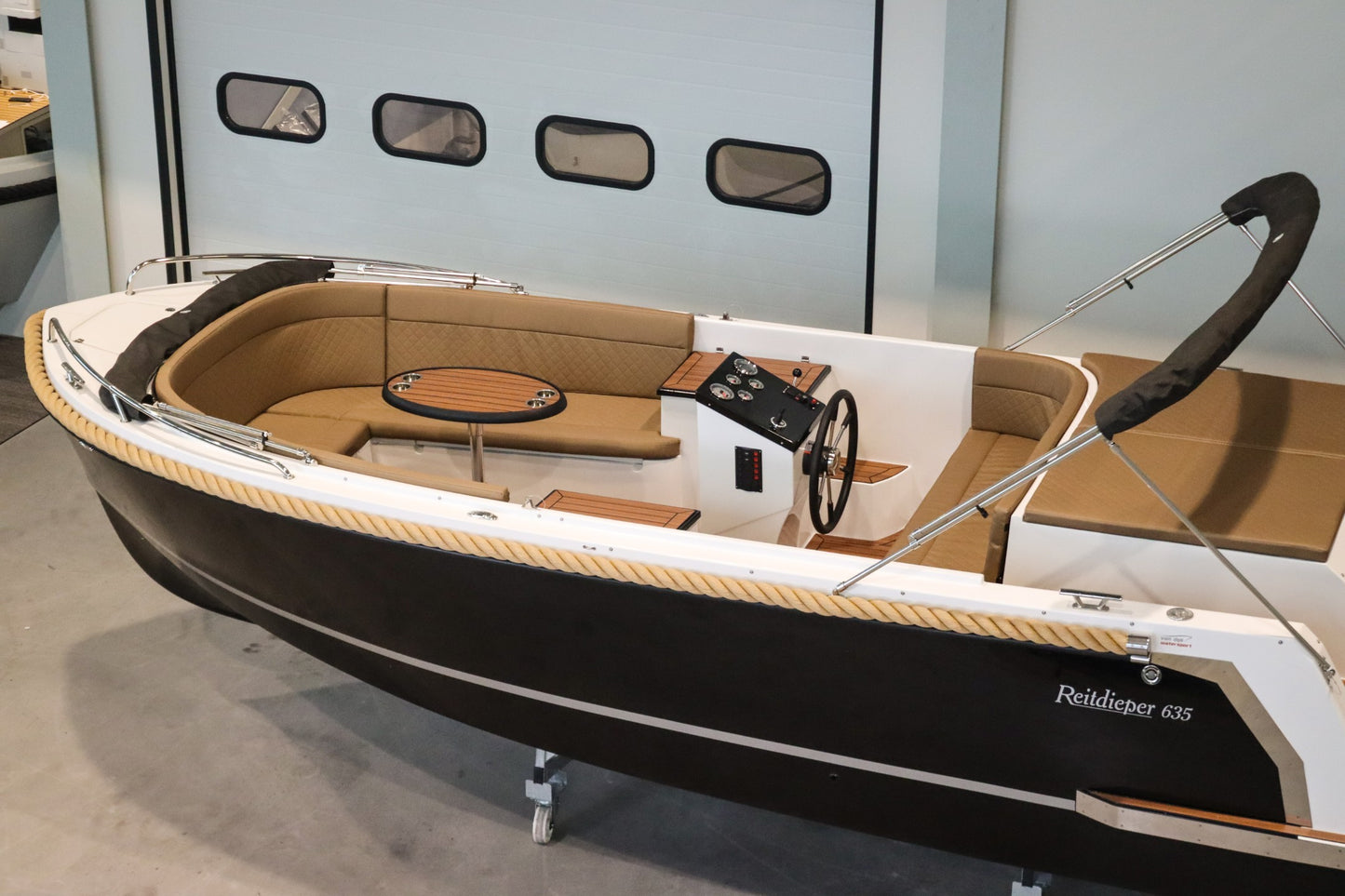 Reitdieper 635 Tender