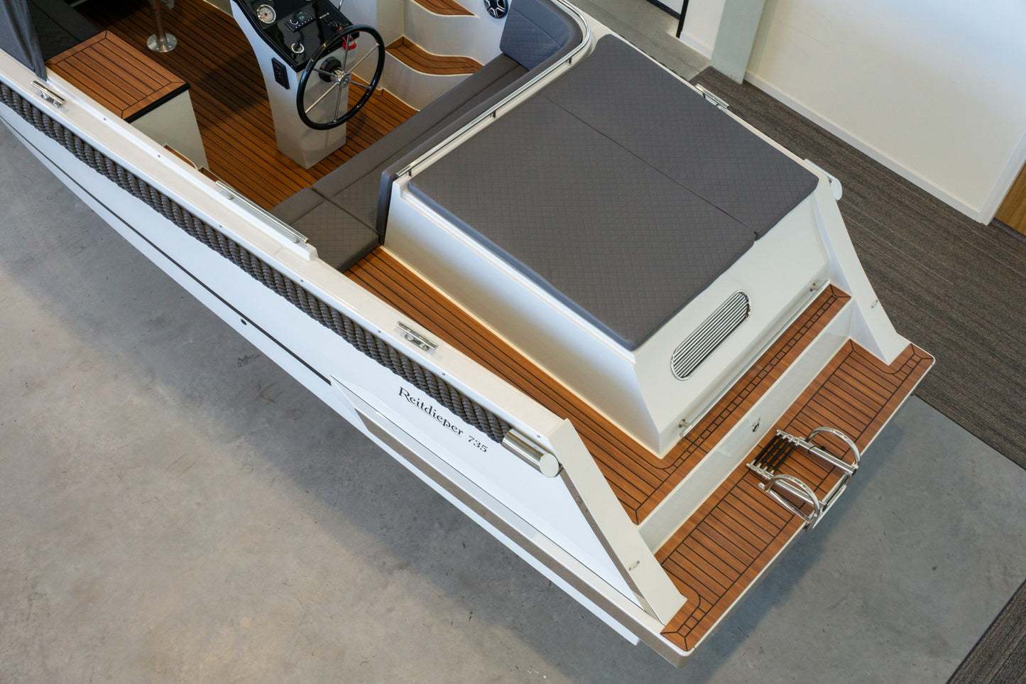 Reitdieper 735 Tender