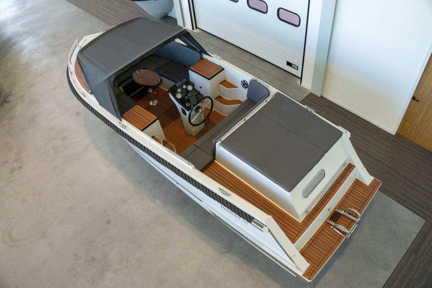 Reitdieper 735 Tender