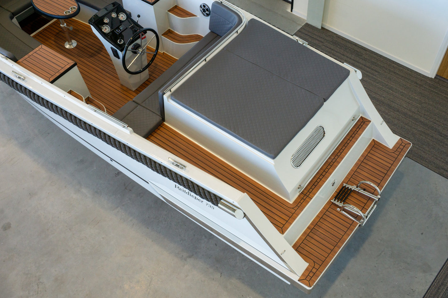 Reitdieper 735 Tender