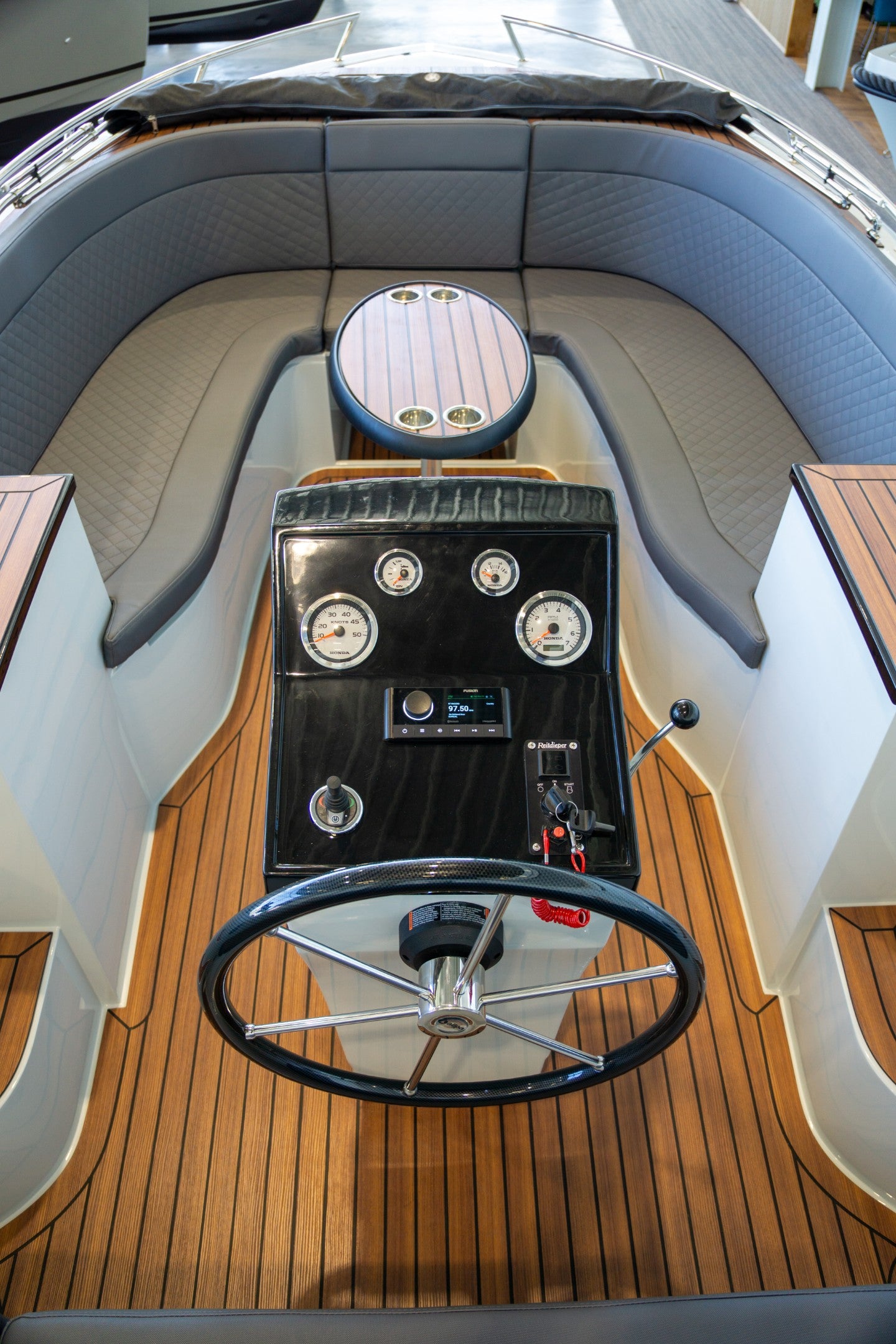 Reitdieper 735 Tender