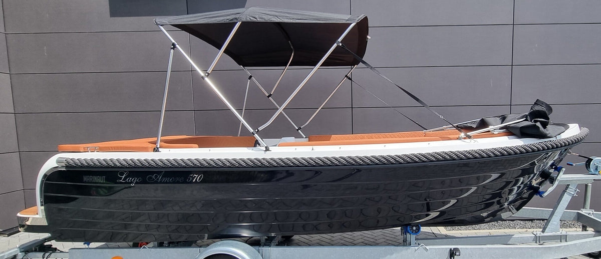 Lago Amore 565 tendersloep op trailer met open bimini