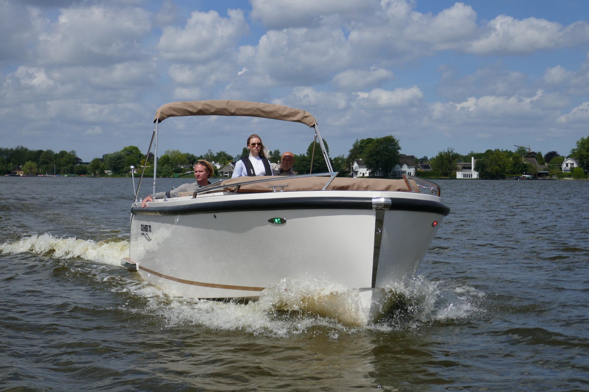 
Clever 73 Tender