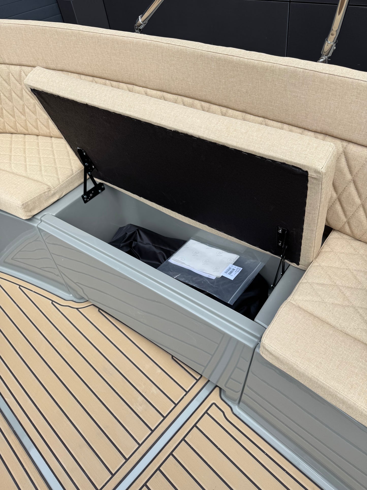 Aqua 24 T7 700 tender