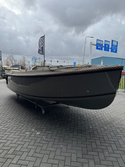 Aqua 24 T7 700 tender