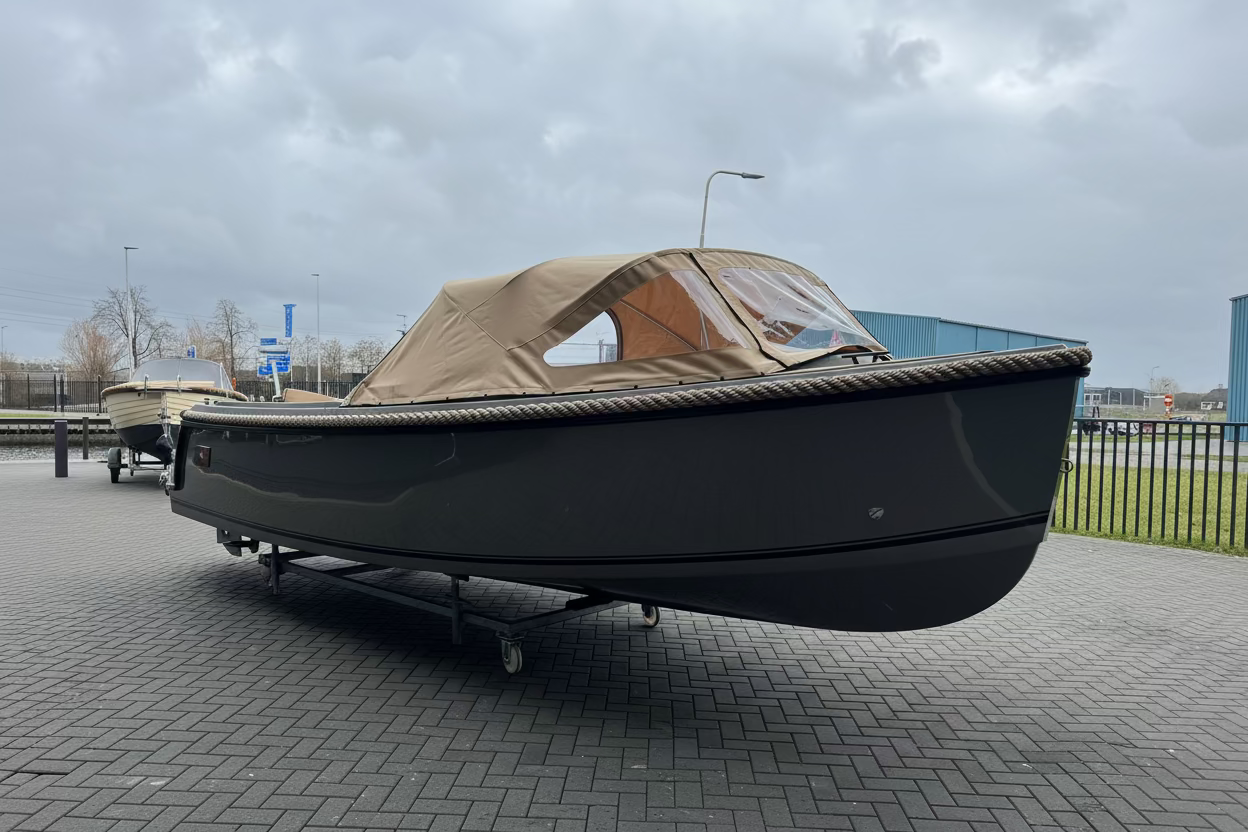 Aqua 24 T7 700 tender