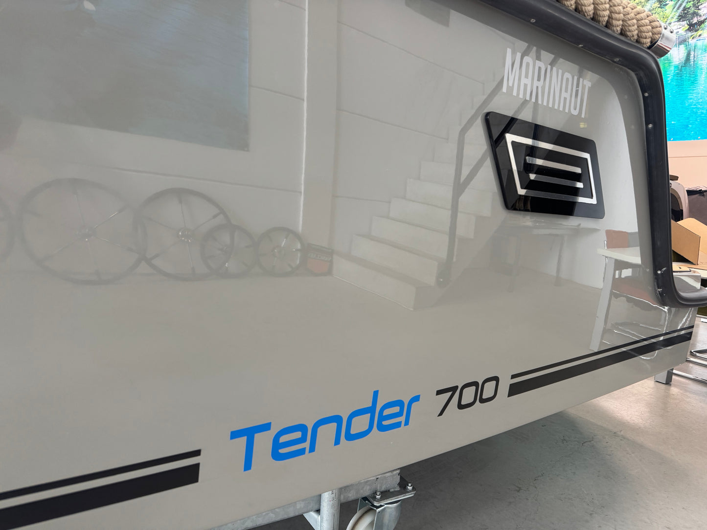 Aqua 24 T7 700 tender