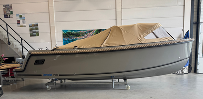 Aqua 24 T7 700 tender