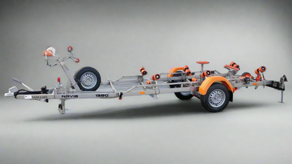 Von Claes Navis 1350 550 gebremster Buntrailer