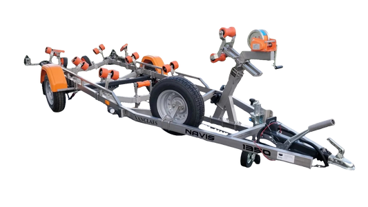 Von Claes Navis 1350 550 gebremster Buntrailer
