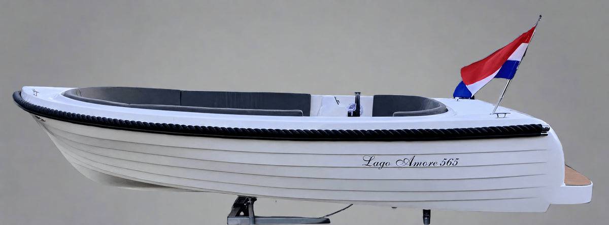 Witte Lago Amore 565 tendersloep op witte achtergrond
