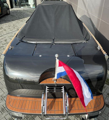 Achterzijde Lago Amore 565 met grijs kuipzeil