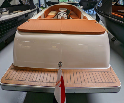Witte Lago Amore 565 met zwemplateau, achteraanzicht
