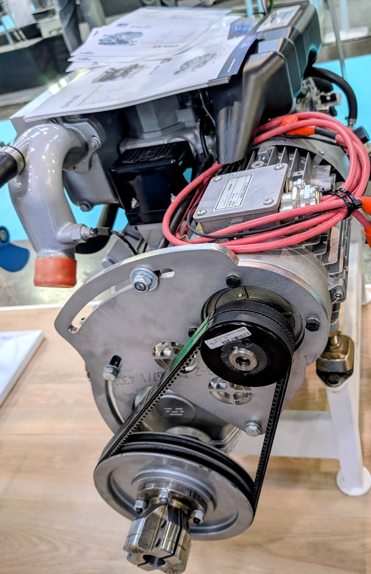 Waterworld 4.0 i/h 10.0 i/h 20.0 i/h (hybride) elektrische binnenboordmotor 5 - 20 kW 48V